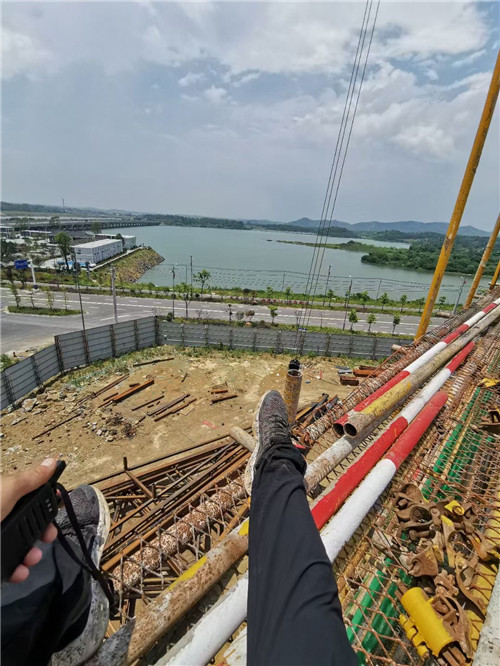 陇县作业中发生设备损坏或人员意外，责任怎么划分？