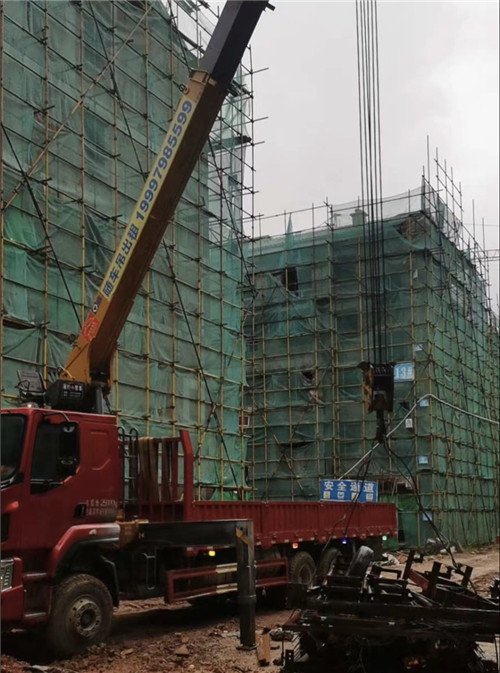 陇县“慢工细活”—— 吊车的 “微动控制” 技术